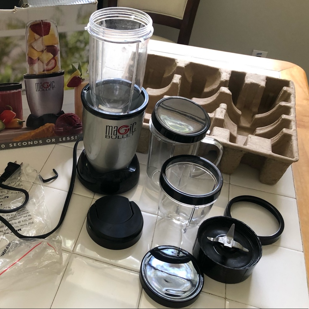 The original Magic Bullet Kitchen Assistant Blender & Mixer Set - Picture 13 of 16